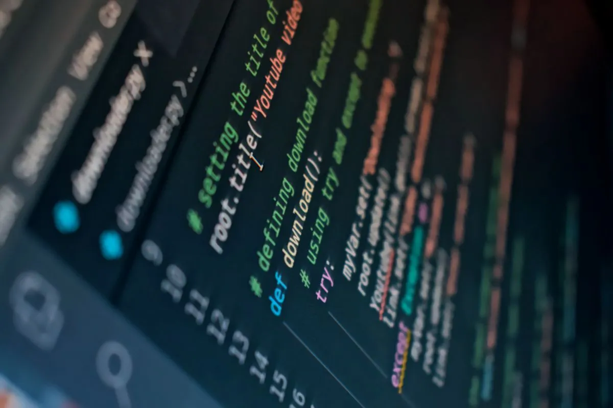 Практика и код в программе обучения Python онлайн