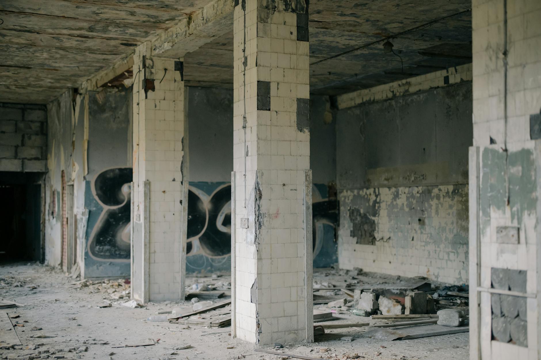 Очистка территории после строительства