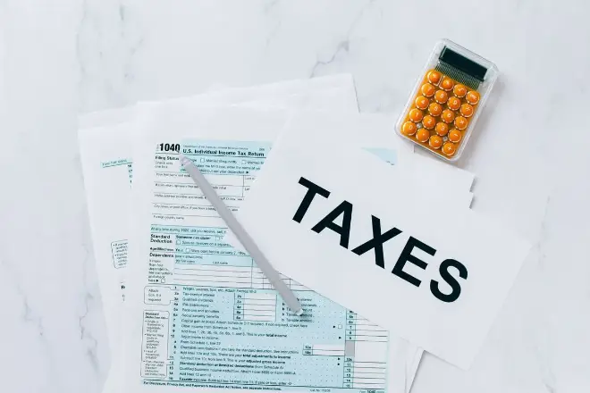 Landing page example: Small Business Accounting Services That Keep Your Books Clear and Your Time Free