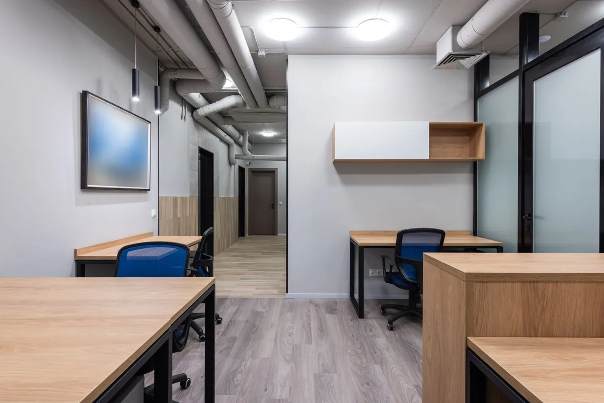 Business cleaning company servicing desks and common areas