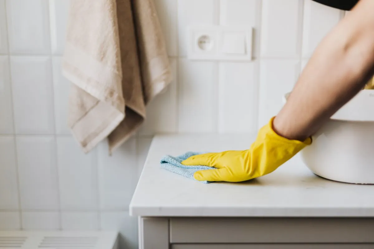 Post construction cleaning removing dust after renovation