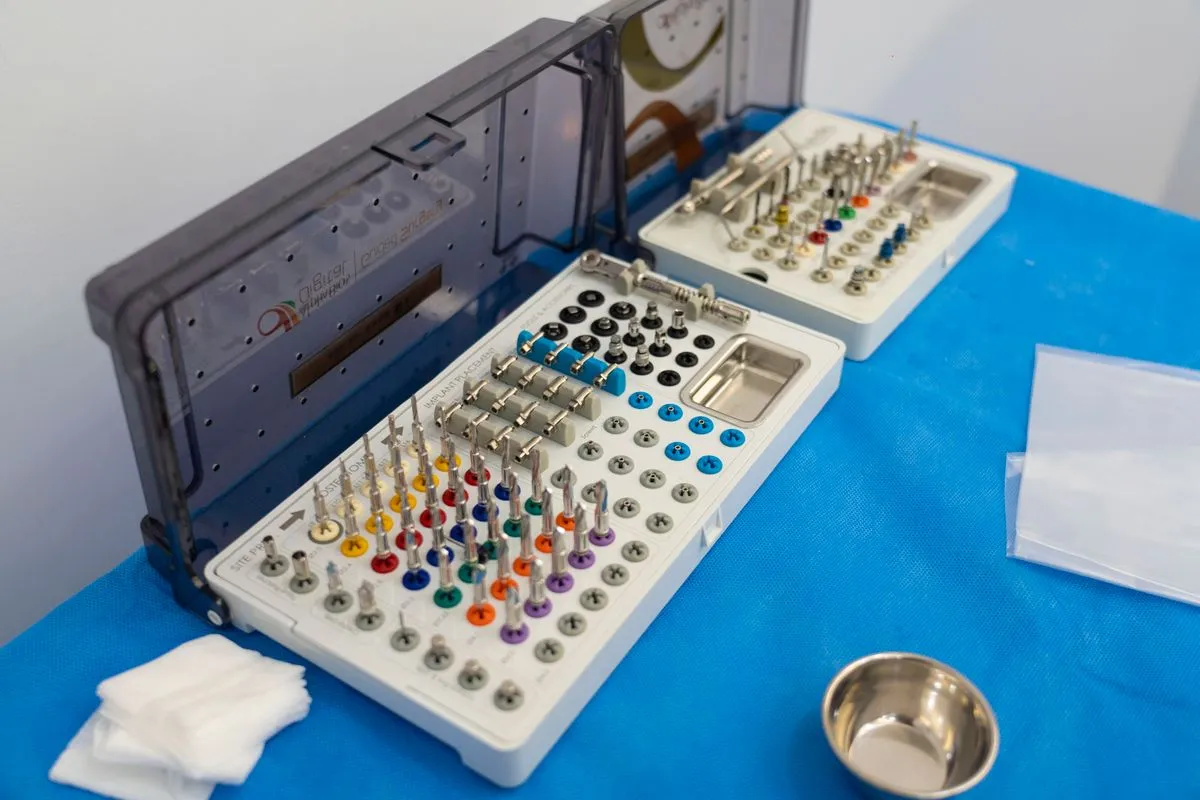 Digital equipment used to plan dental implant placement accurately