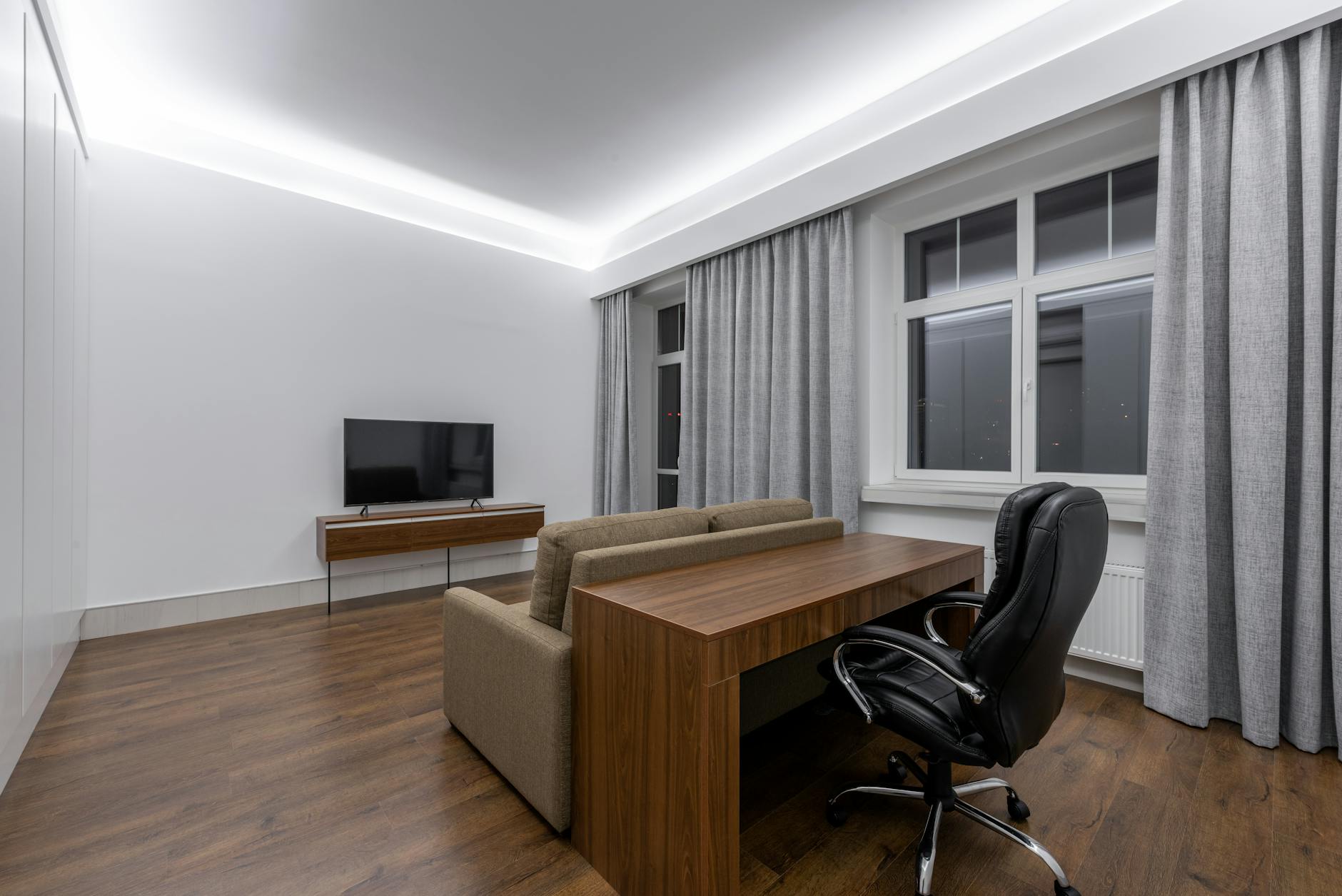 Дизайнерский натяжной потолок в детской