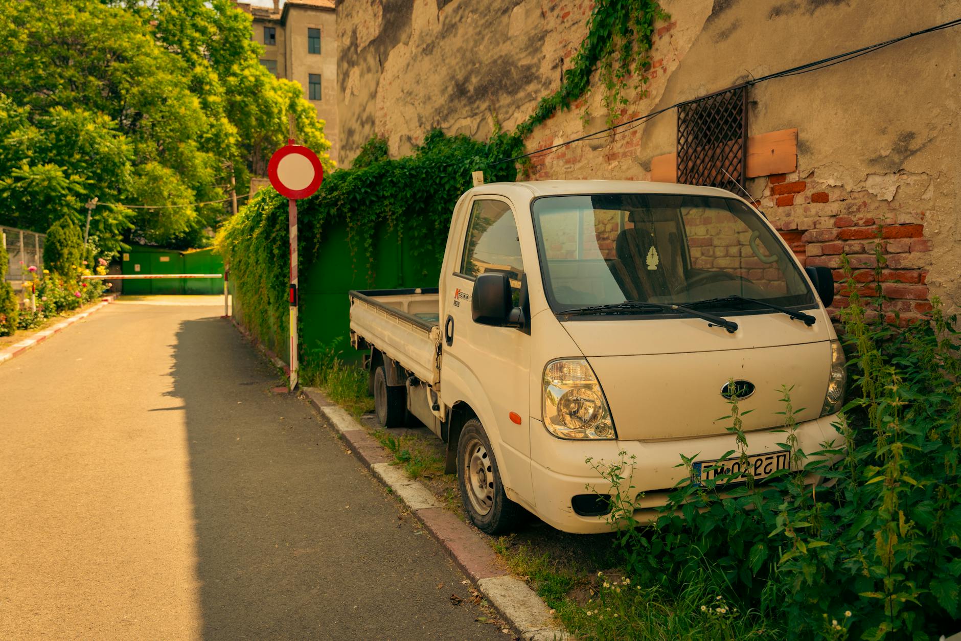 Самосвал для вывоза мусора