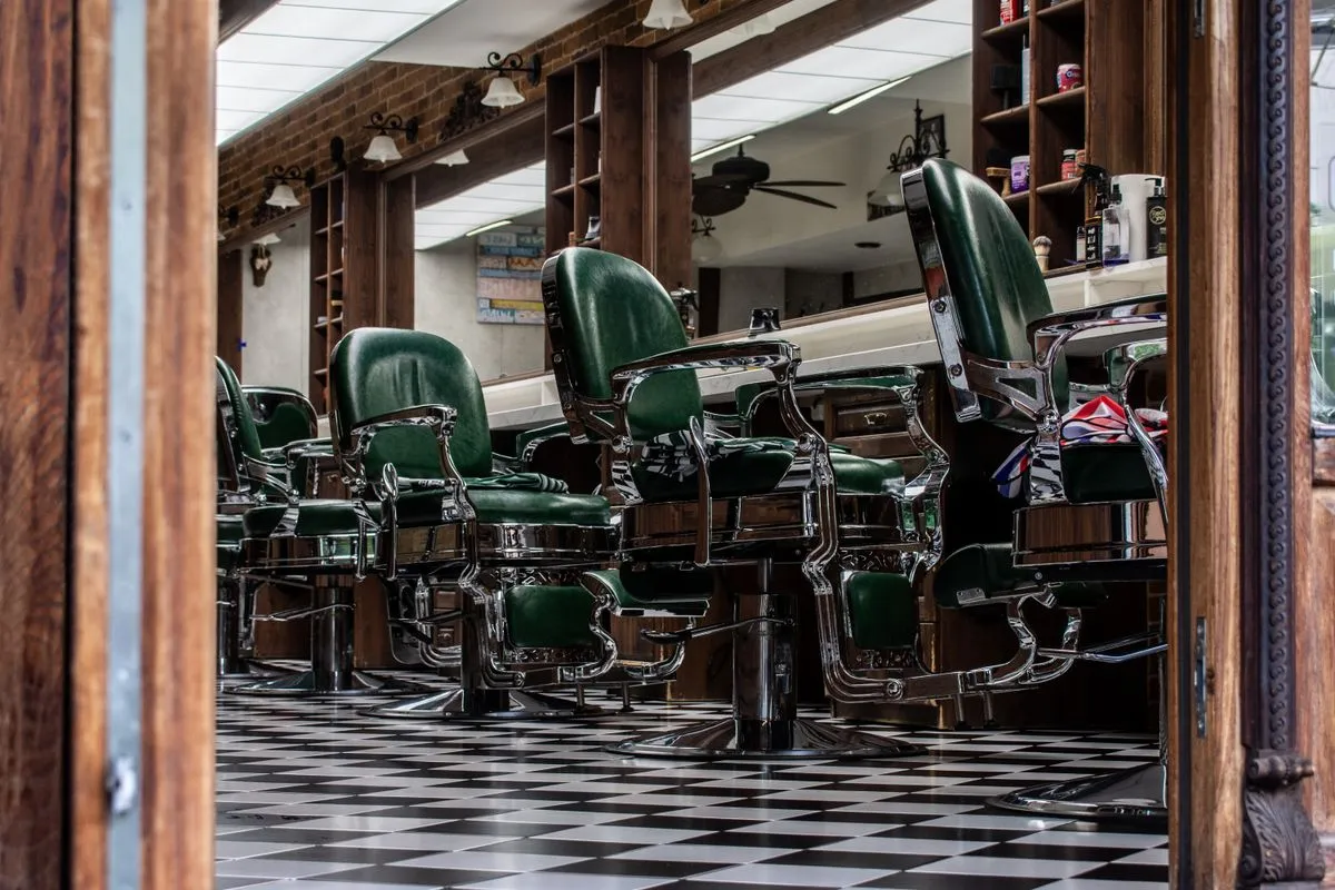 Espaço interno organizado para clube de assinatura de barbearia