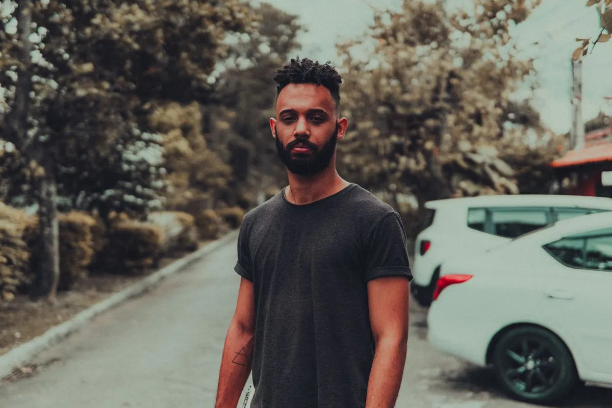 Antes e depois de como escolher o corte de cabelo masculino com foco no rosto