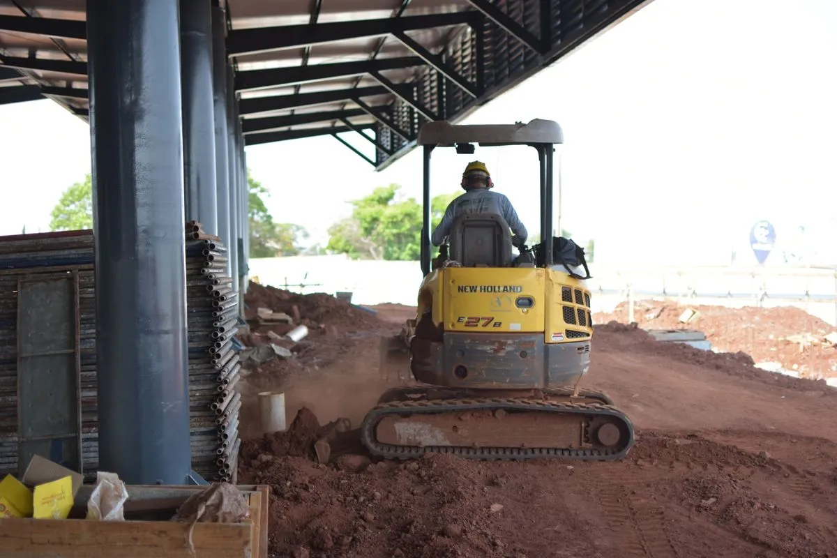 Limpeza final após remoção de entulho em reforma