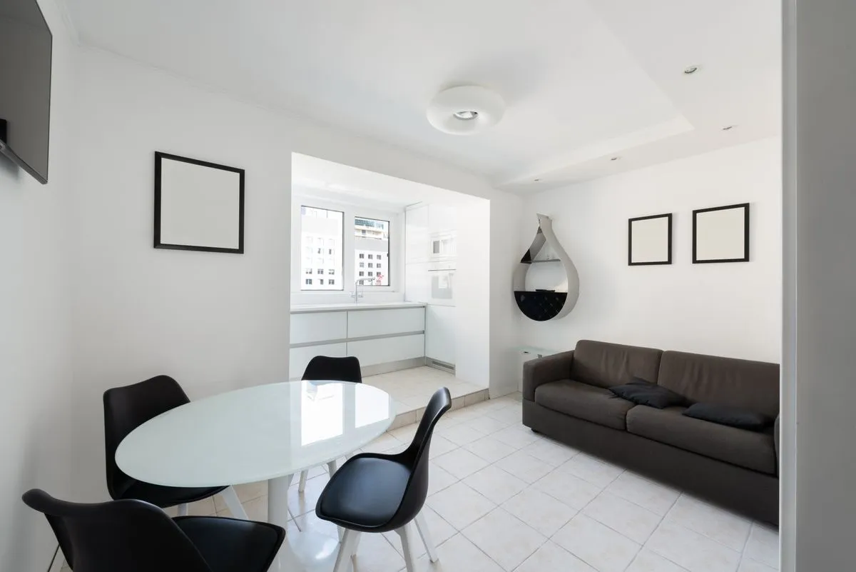 Pintura sem sujeira e sem cheiro em corredor de apartamento