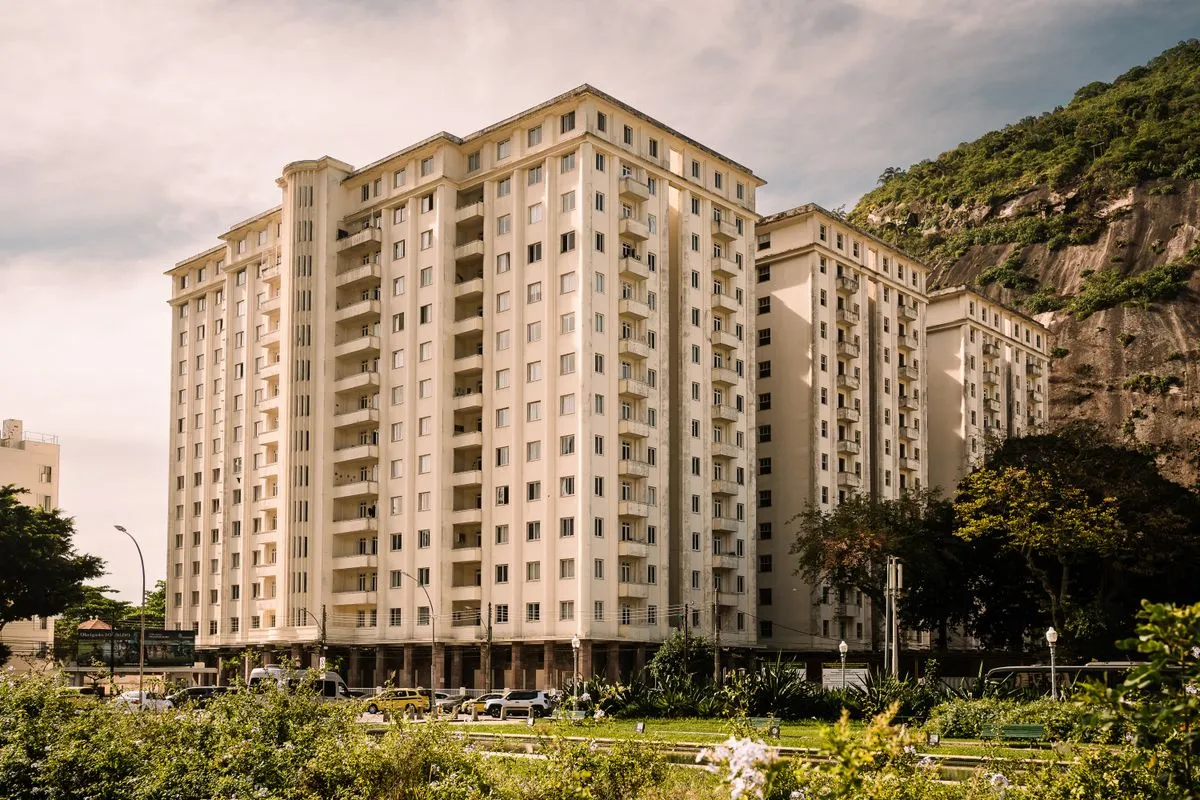 Casa protegida por sistema de alarme monitorado residencial
